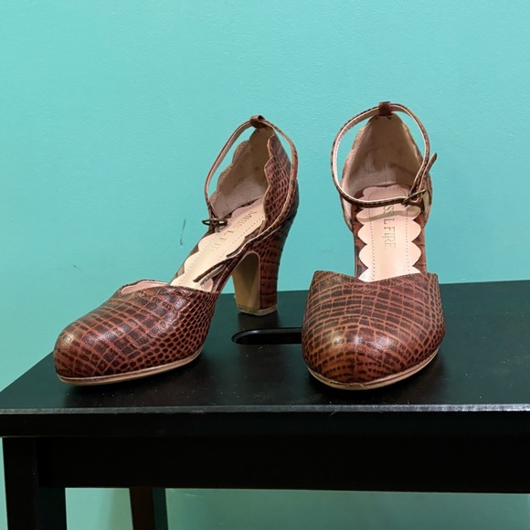 Miss L fire brown croco embossed genuine leather 40s style heels  EU37 BRAND NEW - Picture 4 of 5